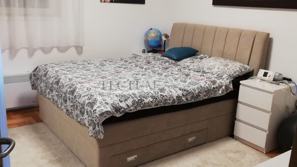 POSEDARJE, APARTMAN 42M2, NOVIJA GRADNJA, NAMJEŠTEN!