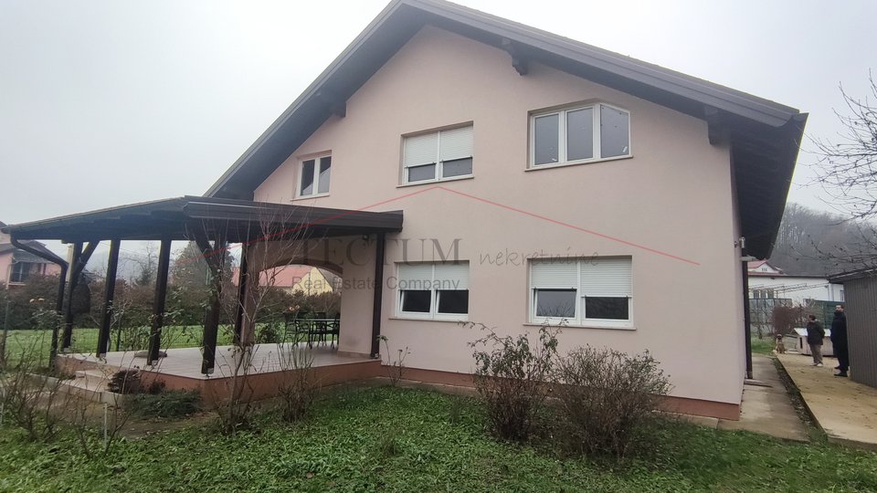 House, 380 m2, For Sale, Zagreb - Gornja Dubrava